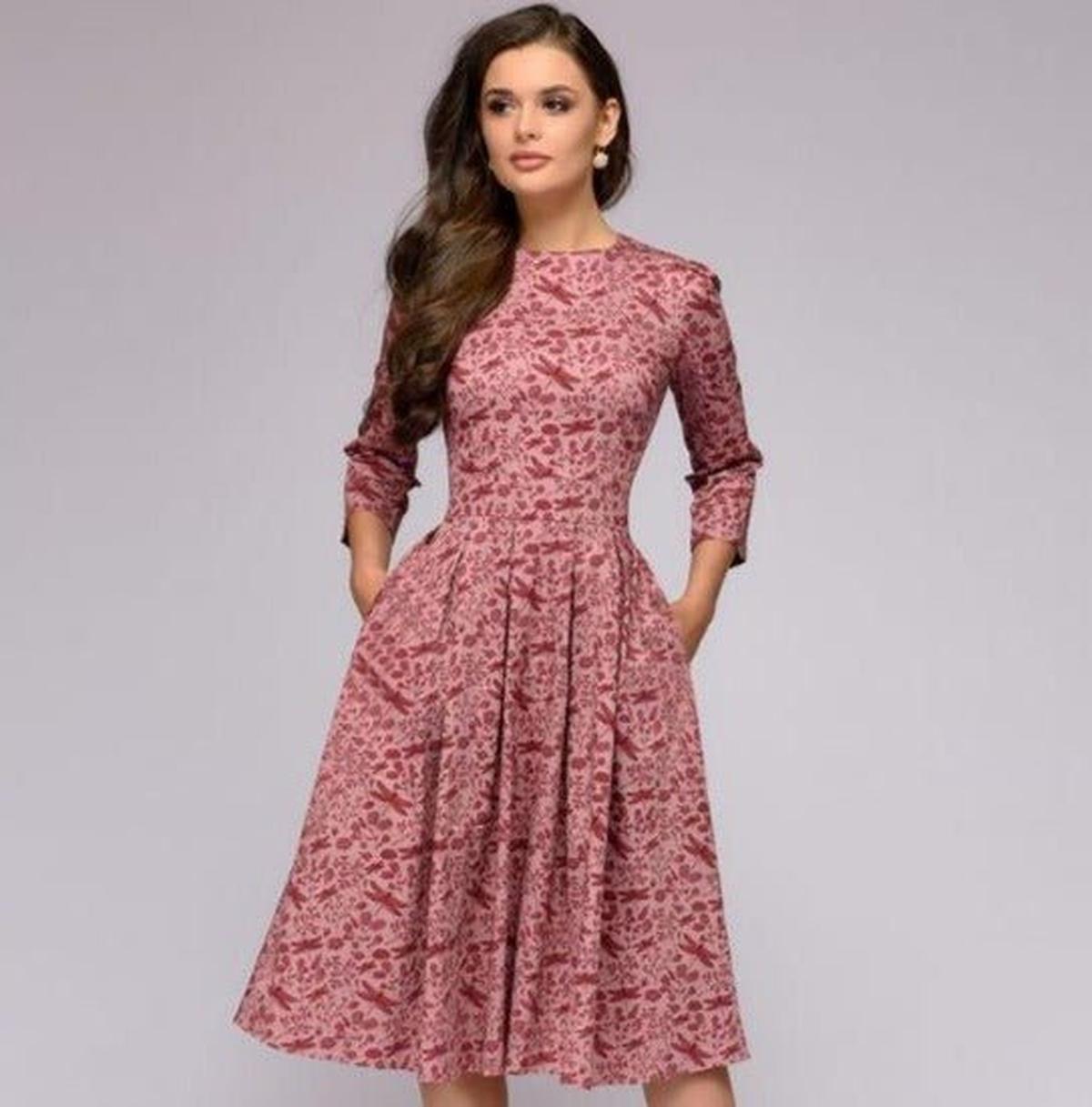 Retro-Inspired Mid-Length Dress With Puffed Sleeves
