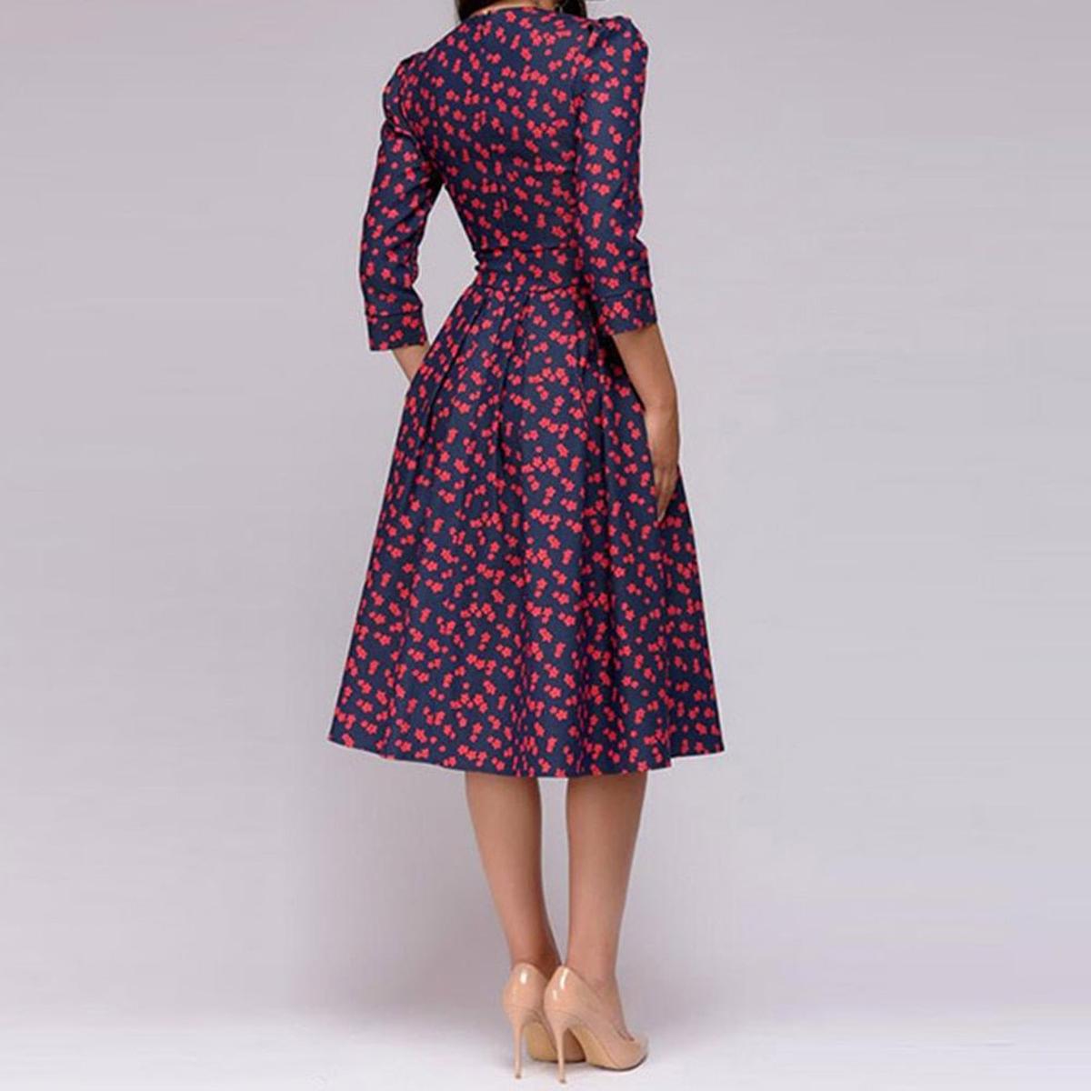 Retro-Inspired Mid-Length Dress With Puffed Sleeves