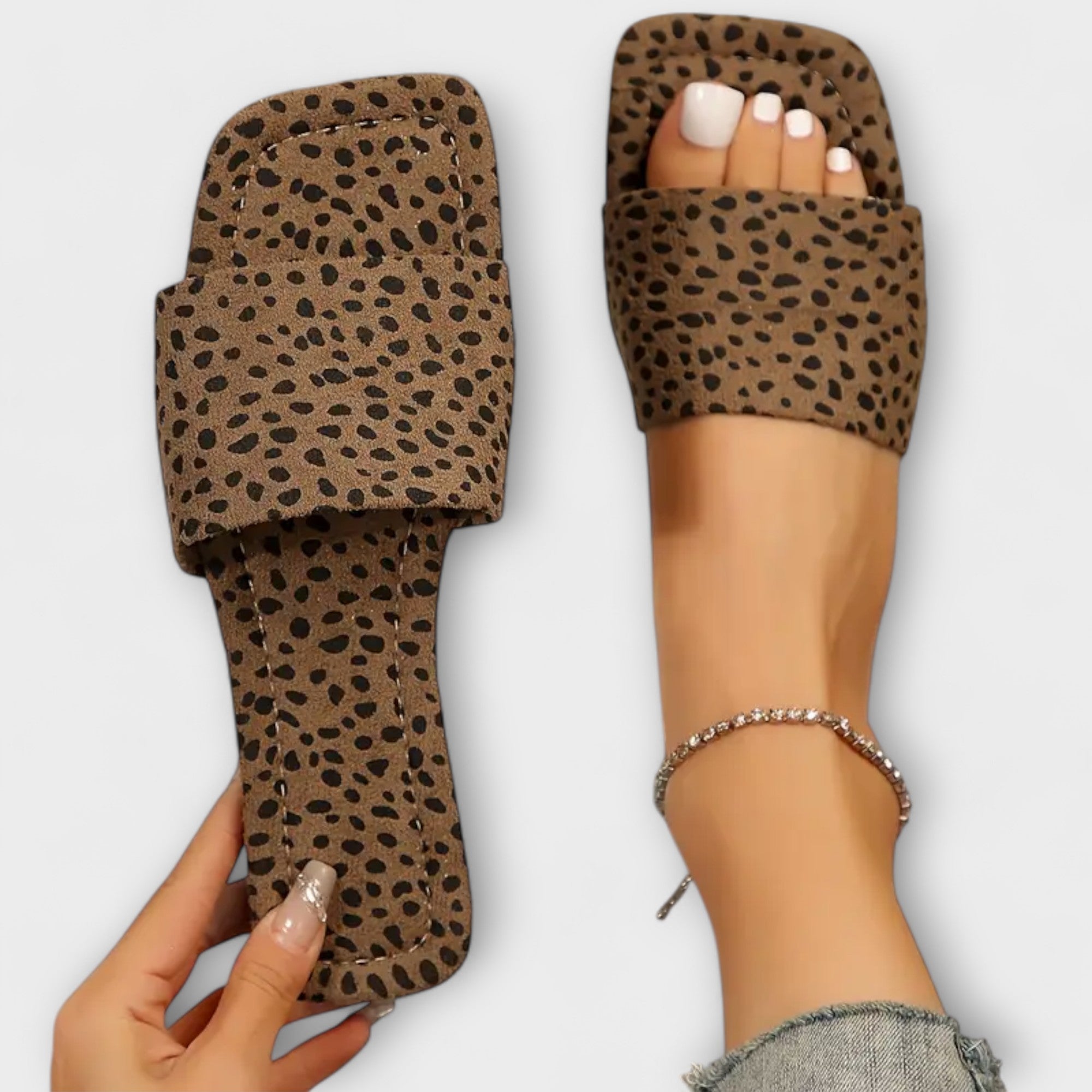 Ploché šľapky s leopardím vzorom