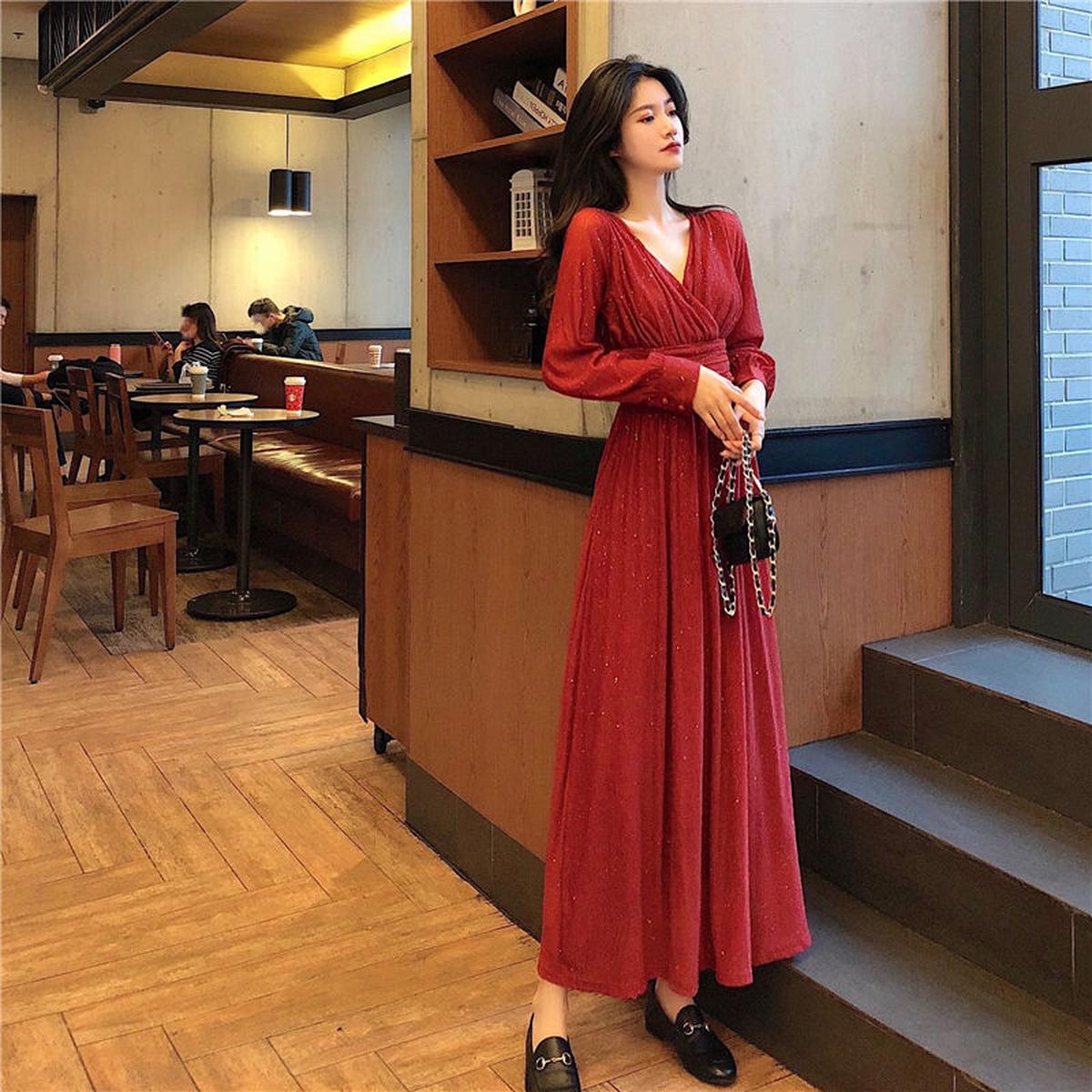 Elegant Women's Evening Dress With Embellishments