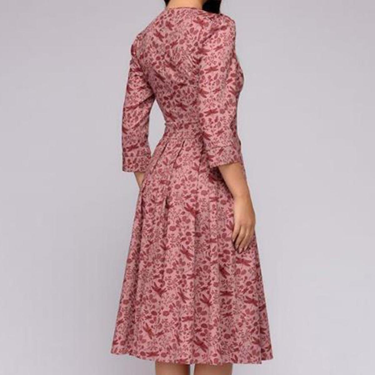 Retro-Inspired Mid-Length Dress With Puffed Sleeves