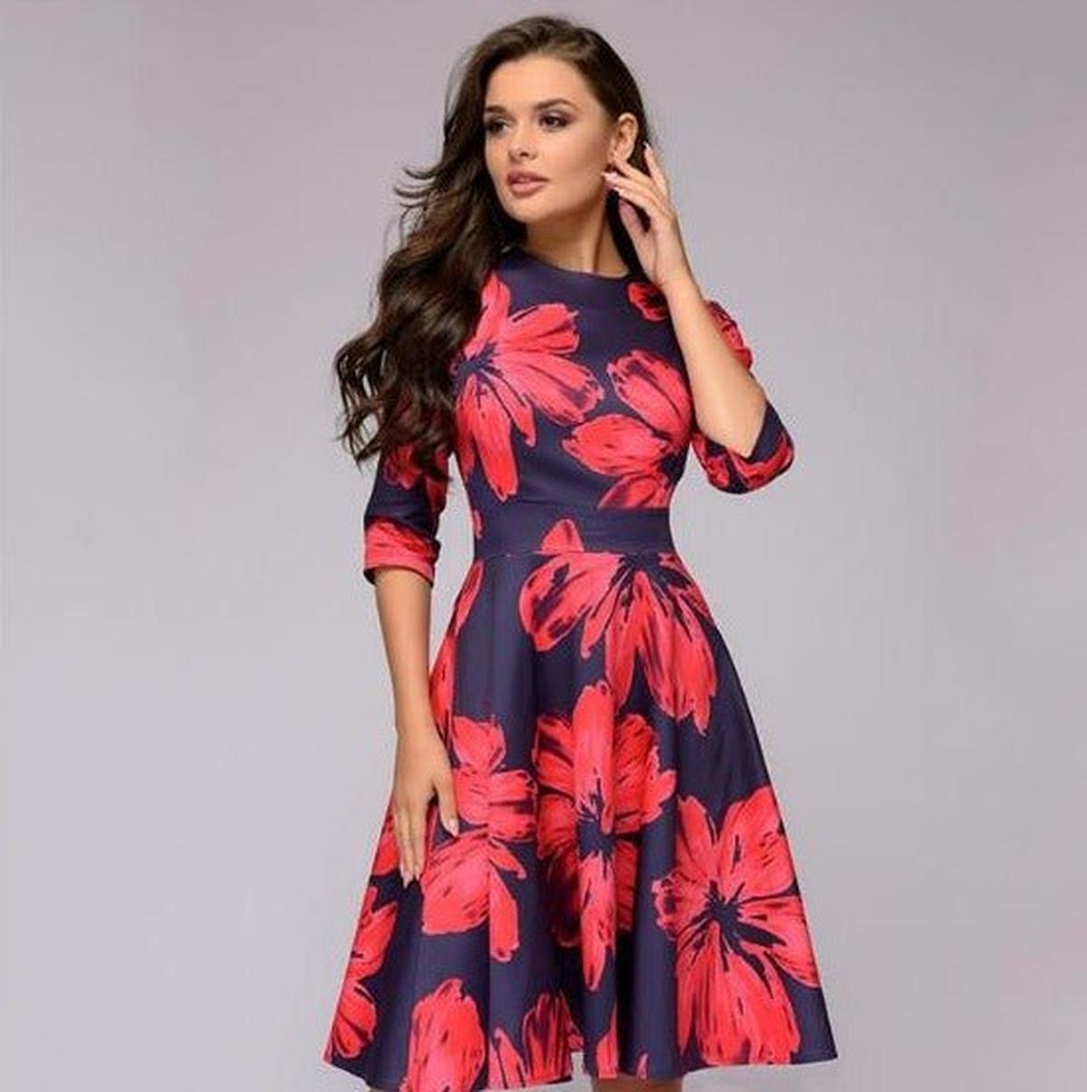 Retro-Inspired Mid-Length Dress With Puffed Sleeves