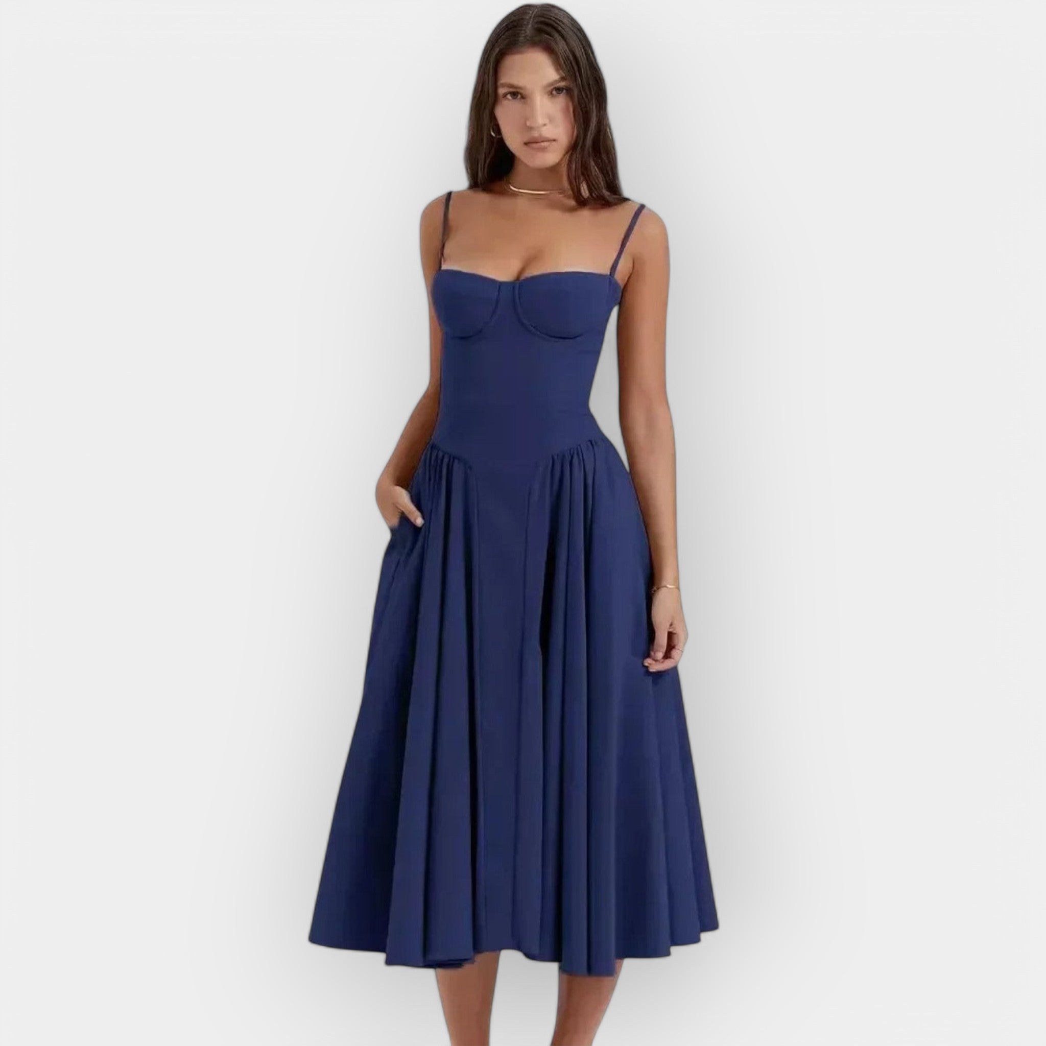 Rochie midi lejeră și rafinată